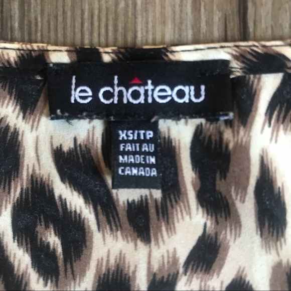 TREND ALERT! 🔥LE CHATEAU Leopard/ Animal Print Short Sleeve Shirt - Picture 4 of 6